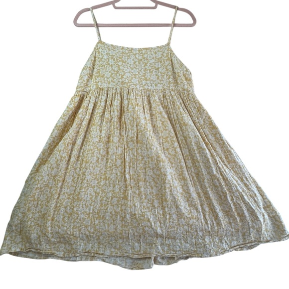 American Eagle Outfitters Dresses & Skirts - American Eagle Outfitters Yellow Floral Dress